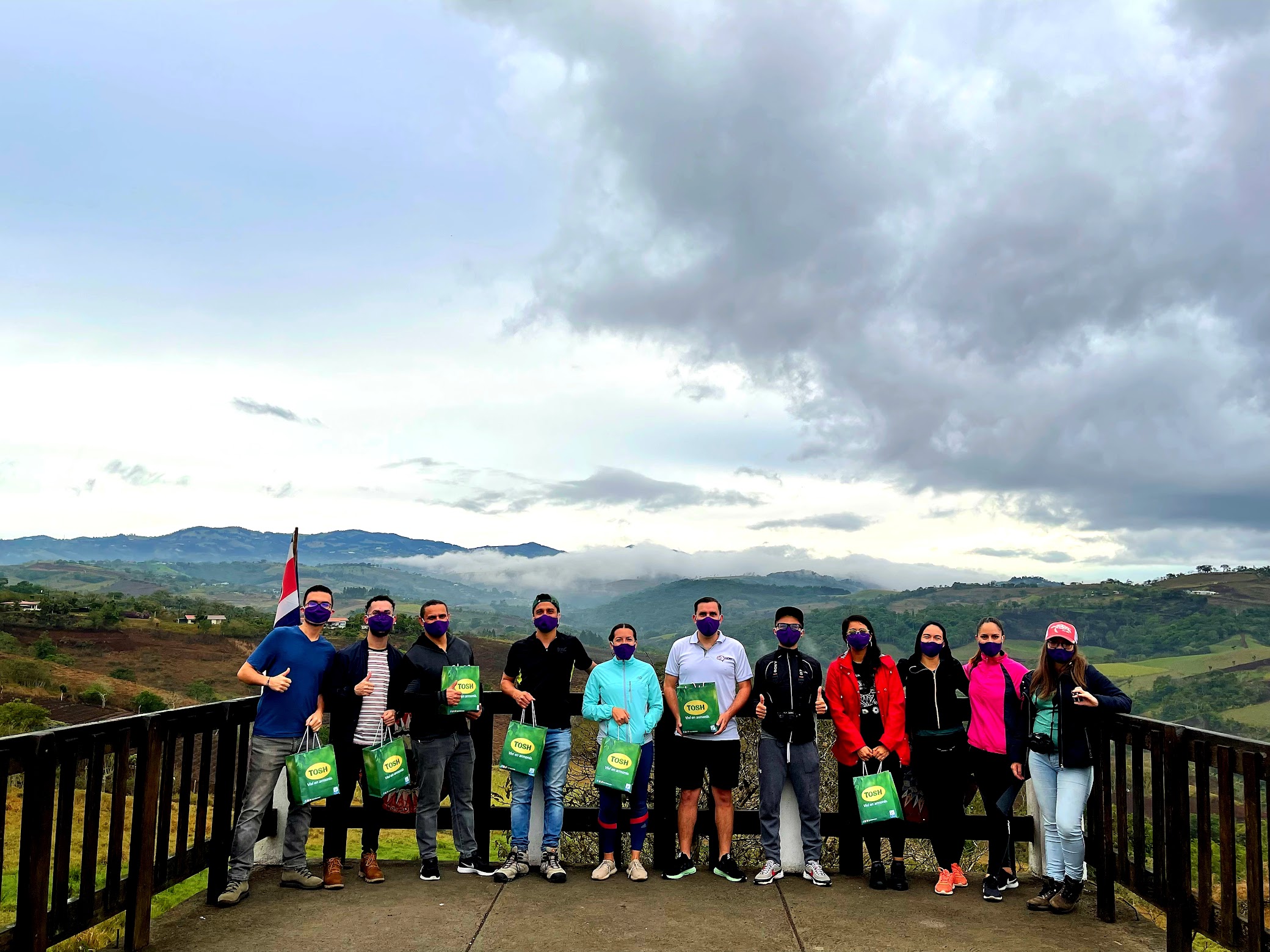 Participantes del programa Sanamente en una experiencia al aire libre