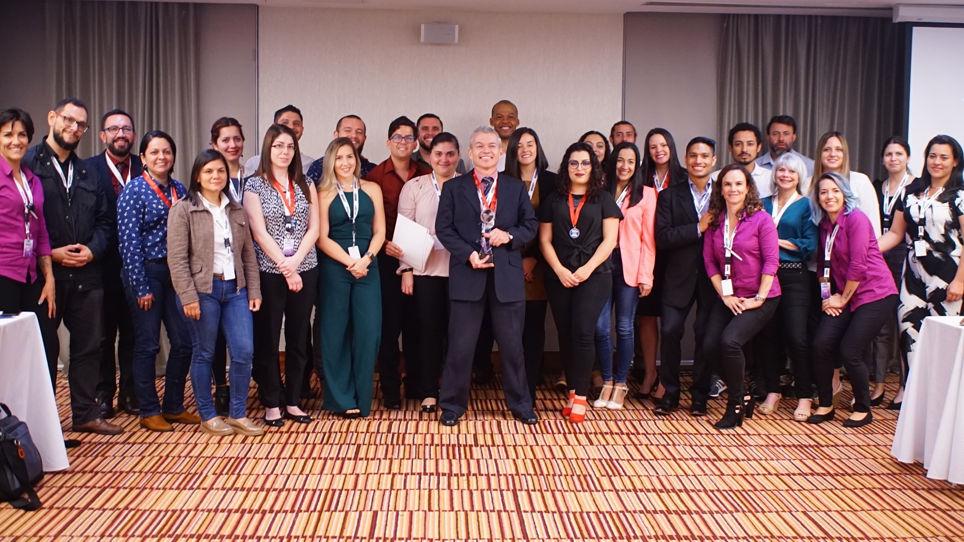 Participantes del Costa Rica Wellness Summit 2019 en una fotografía grupal del encuentro